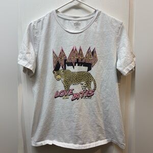 Def Leppard Graphic Tee - White for Women Size Large “Love Bites”